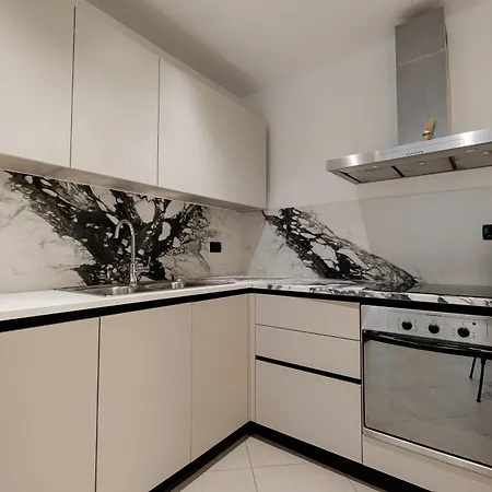 Boutique Whisky 3* Tirana