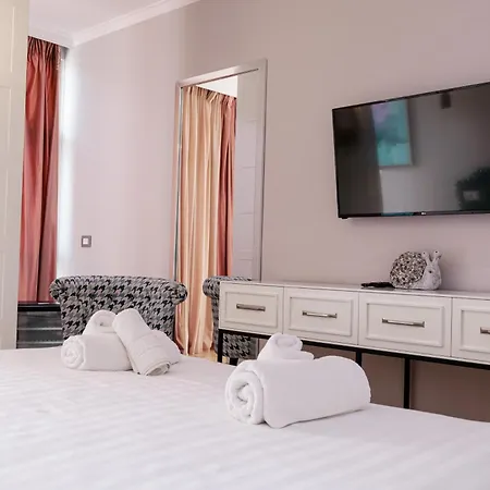 Boutique Whisky Hotel Tirana