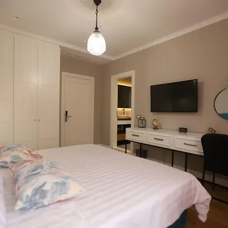 Boutique Whisky Hotel