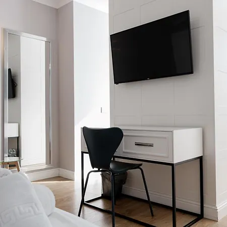 Boutique Whisky 3* Tiran