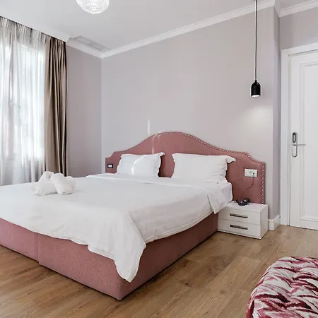Boutique Whisky Hotel 3*