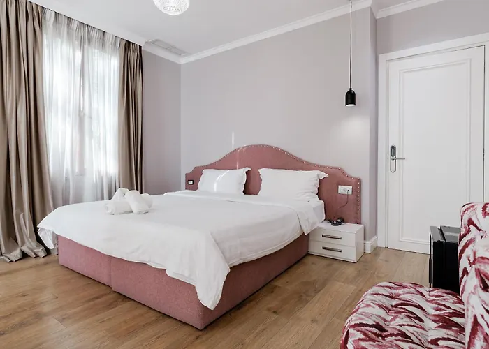 Отель Boutique Whisky 3*