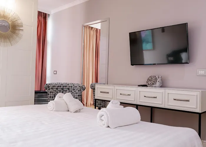 Boutique Whisky 酒店 地拉那